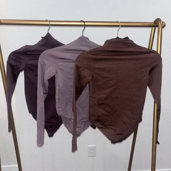 SKIMS 3 Piece Turtle Mock Neck Bodysuits - Picture 2 of 6